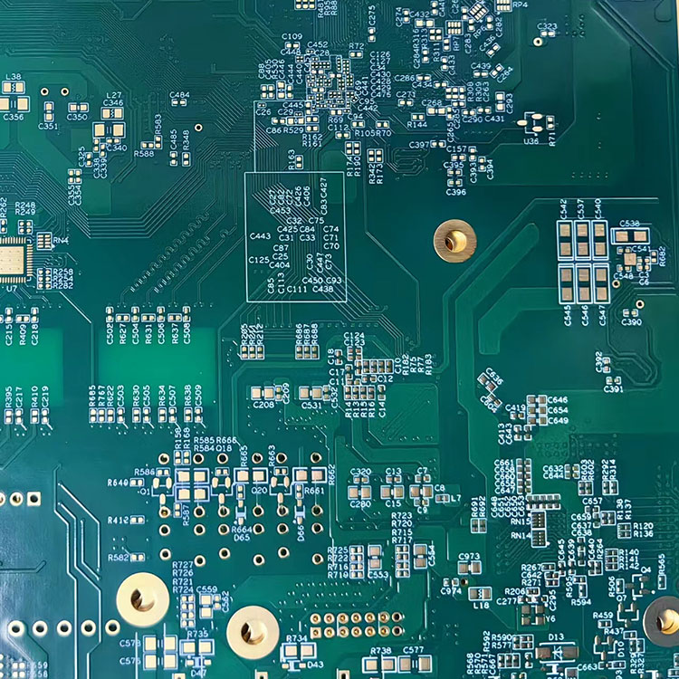 Comment les PCB multicouches améliorent les performances électroniques modernes ?